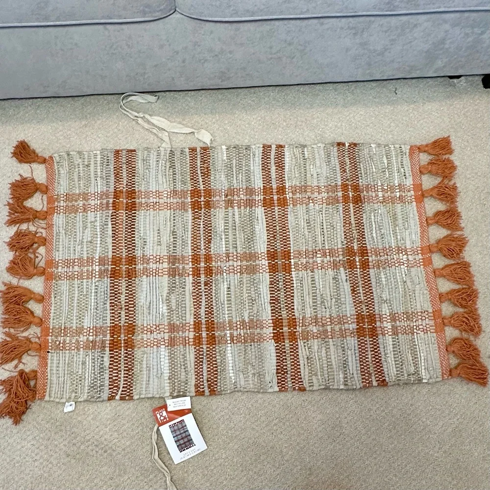 ✨NWT✨RUG 2 ft x 3 ft Orange White Tan Plaid w/ Tassels Eco-friendly